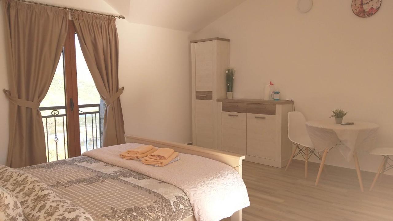Village House - Novak Rijecani Rijeka Crnojevića エクステリア 写真